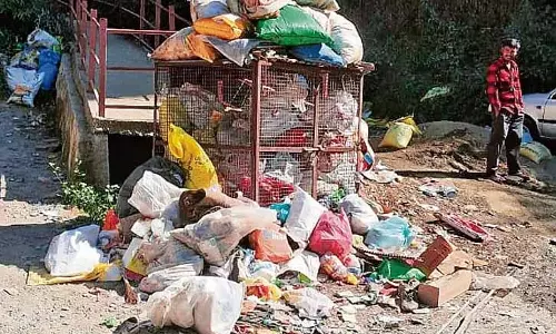 Himachal: जमा हुआ कचरा स्थानीय लोगों के लिए आँखों में खटक रहा