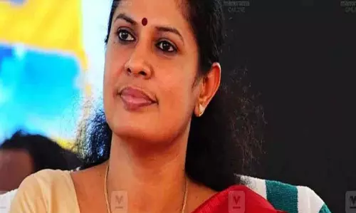 KERALA : नवीन बाबू आत्महत्या 4 घंटे की पूछताछ के बाद पीपी दिव्या जेल लौटीं KERALA : नवीन बाबू आत्महत्या 4 घंटे की पूछताछ के बाद पीपी दिव्या जेल लौटीं