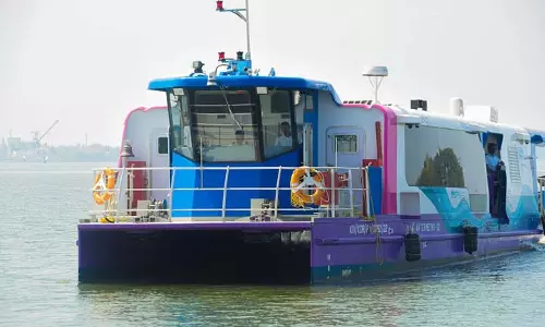 Fort Kochi में जल मेट्रो टकराई Fort Kochi में जल मेट्रो टकराई