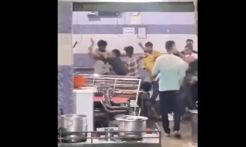 मार, मार और मार...होटल में लड़ाई, दो पक्षों में जमकर चले लात घूसे