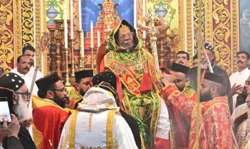 KERALA : कैथोलिकोस बेसिलियोस थॉमस प्रथम को पुथेनक्रूज़ में दफनाया गया