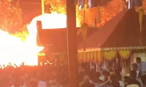 KERALA : कासरगोड मंदिर आग दुर्घटना: अदालत ने तीन आरोपियों की जमानत रद्द की