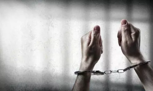 North Kashmir में पुलिस अधिकारी समेत पांच ड्रग तस्कर गिरफ्तार