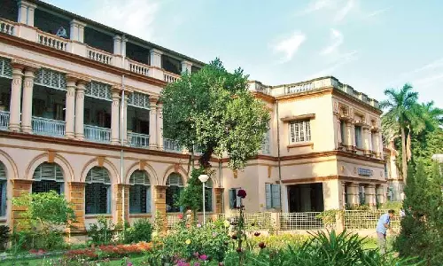 Jadavpur विश्वविद्यालय के चिकित्सा अधीक्षक को छात्र को बचाने से रोका गया
