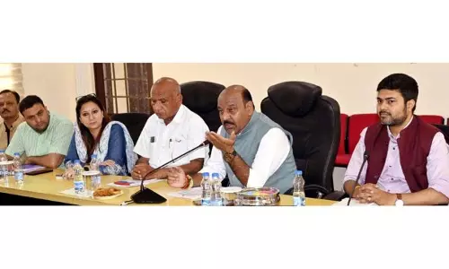 Jammu: उपमुख्यमंत्री ने झिरी मेले की तैयारियों की समीक्षा की Jammu: उपमुख्यमंत्री ने झिरी मेले की तैयारियों की समीक्षा की