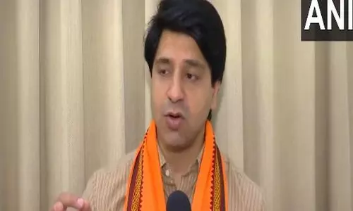 कर्नाटक सरकार अब U-turn एक्सपर्ट बन गई: वक्फ भूमि से संबंधित नोटिस वापस लेने पर शहजाद पूनावाला कर्नाटक सरकार अब U-turn एक्सपर्ट बन गई: वक्फ भूमि से संबंधित नोटिस वापस लेने पर शहजाद पूनावाला