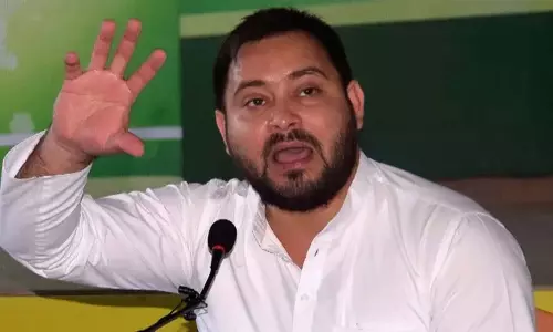 Tejashwi Yadav ने बिहार में नौकरी के प्रस्ताव में देरी के लिए नीतीश कुमार की आलोचना की