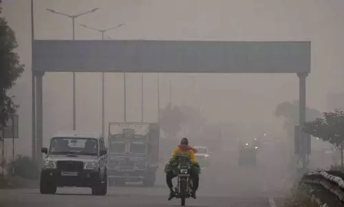 Ludhiana: निवासियों को सांस लेने में दिक्कत, वायु गुणवत्ता ‘बेहद खराब’ Ludhiana: निवासियों को सांस लेने में दिक्कत, वायु गुणवत्ता ‘बेहद खराब’