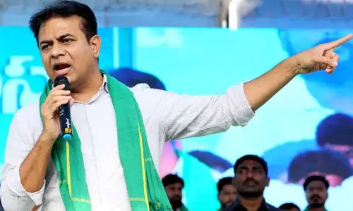 KTR: बिना मंजूरी के निविदाएं आमंत्रित करने पर कांग्रेस पर निशाना साधा KTR: बिना मंजूरी के निविदाएं आमंत्रित करने पर कांग्रेस पर निशाना साधा