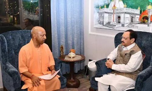 BIG BREAKING: केंद्रीय मंत्री जेपी नड्डा से मिले मुख्यमंत्री योगी आदित्यनाथ BIG BREAKING: केंद्रीय मंत्री जेपी नड्डा से मिले मुख्यमंत्री योगी आदित्यनाथ