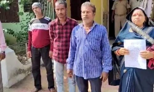 Salipur थाने में बेटे और बहू ने बुजुर्ग दंपत्ति को किया प्रताड़ित