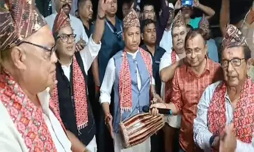Assam: पबित्रा मार्गेरिटा, पिजुष हजारिका ने स्थानीय लोगों के साथ भाई दूज मनाया
