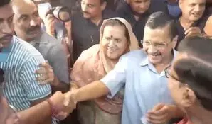 केजरीवाल ने युवा मतदाताओं से कहा - पहला वोट काम के नाम पर दें