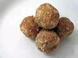 Gond Laddu Recipe: सर्दियों में ताकत के लिए खाएं गोंद लड्डू