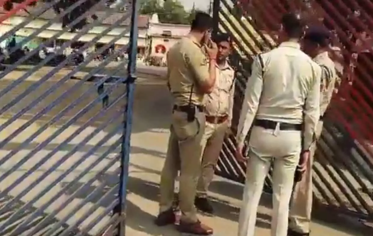 रायपुर केंद्रीय जेल के बाहर दिनदहाड़े चली गोली, VIDEO