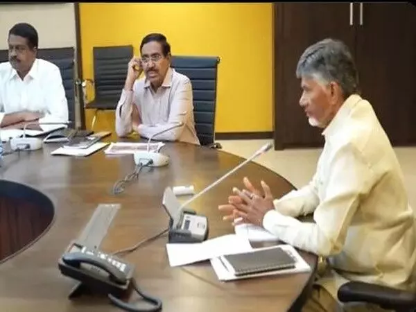 CM Naidu ने अमरावती को राज्य की राजधानी बनाने के लिए CRDA अधिकारियों के साथ बैठक की