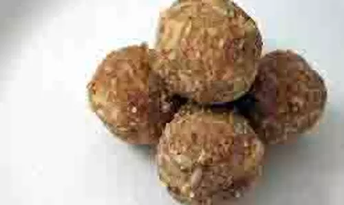 Gond Laddu Recipe: सर्दियों में ताकत के लिए खाएं गोंद लड्डू