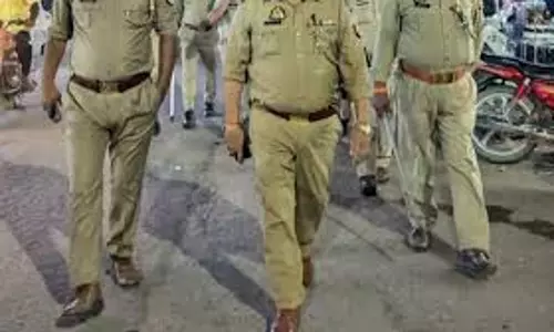 Rae Bareli: पुलिस का अमानवीय चेहरा फिर आया सामने आया Rae Bareli: पुलिस का अमानवीय चेहरा फिर आया सामने आया