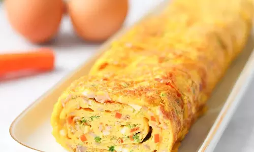 Korean Rolled ऑमलेट (ग्येरन मारी) रेसिपी Korean Rolled ऑमलेट (ग्येरन मारी) रेसिपी