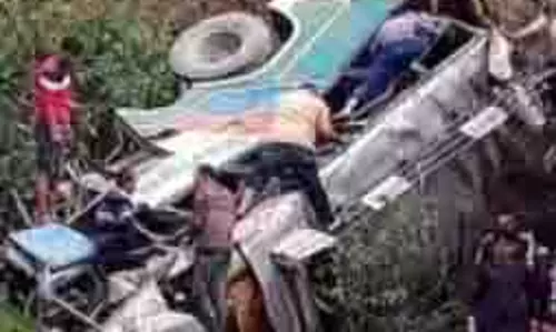 Uttarakhand:  बड़ा हादसा, सल्ट के पास बस खाई में गिरी, 20 की मौत