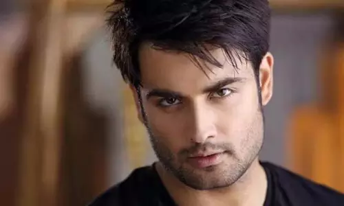 Vivian ने करणवीर के लिए नए नाम की घोषणा की Vivian ने करणवीर के लिए नए नाम की घोषणा की