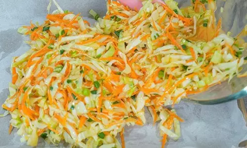 Cabbage और गाजर पोरियाल रेसिपी Cabbage और गाजर पोरियाल रेसिपी