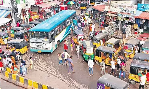 यातायात अव्यवस्था ने Charminar के आकर्षण को धूमिल कर दिया