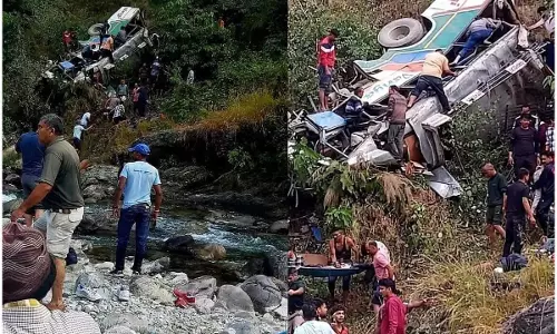 Bus Accident: बस खाई में गिरी, अब तक 36 यात्रियों की मौत