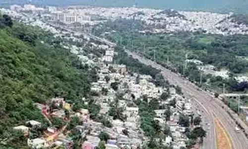 AP: स्मार्ट काकीनाडा परियोजना वित्त पोषण के बावजूद ठप पड़ी AP: स्मार्ट काकीनाडा परियोजना वित्त पोषण के बावजूद ठप पड़ी