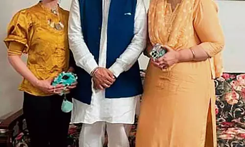 Dr. Navjot Sidhu के भाजपा के तरनजीत संधू से मिलने की अटकलें Dr. Navjot Sidhu के भाजपा के तरनजीत संधू से मिलने की अटकलें