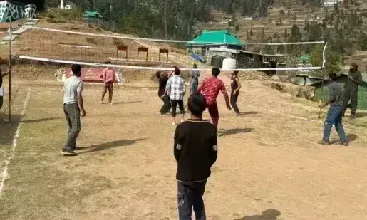 Jammu: भारतीय सेना ने सुरनकोट के कुलाली में वॉलीबॉल प्रतियोगिता शुरू की Jammu: भारतीय सेना ने सुरनकोट के कुलाली में वॉलीबॉल प्रतियोगिता शुरू की