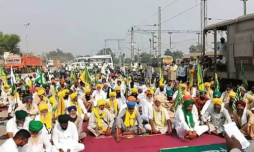 सरकार ने DAP के आवंटन में बदलाव किया, किसानों ने आंशिक वापसी पर जोर दिया