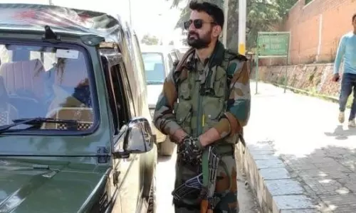Shahpur: मुजफ्फरनगर का लाल विवेक देशवाल आतंकवादियों से लोहा लेते हुए शहीद हुआ Shahpur: मुजफ्फरनगर का लाल विवेक देशवाल आतंकवादियों से लोहा लेते हुए शहीद हुआ