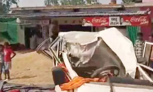 मुंगेली में 3 लोगों की दर्दनाक मौत, बोलेरो पलटने से हुआ बड़ा हादसा मुंगेली में 3 लोगों की दर्दनाक मौत, बोलेरो पलटने से हुआ बड़ा हादसा