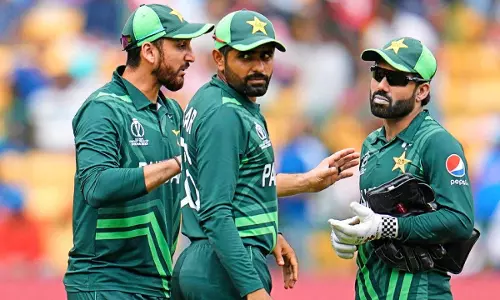 Pakistani गेंदबाजों की मेहनत बेकार गई