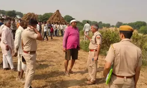 पुलिस ने जलती चिता से शव को निकालकर कब्जे में लिया, मच गई अफरातफरी