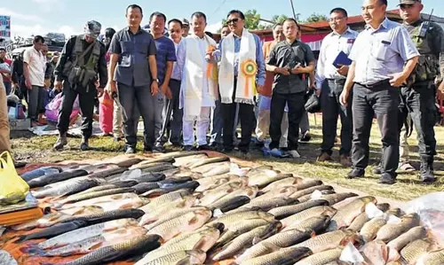 Manipur : निंगोल चक्कौबा उत्सव मनाने के लिए वार्षिक मछली मेला और मछली फसल प्रतियोगिता