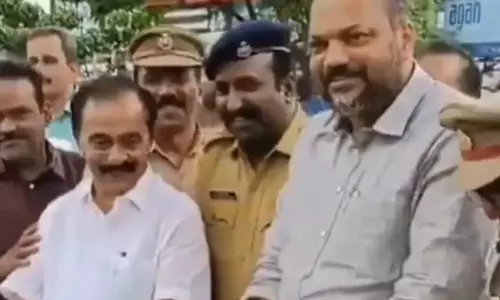 Kerala के मंत्री ने कोच्चि में सड़क पर यू-टर्न का उद्घाटन किया