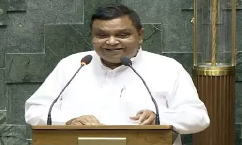 UP: सांसद के खिलाफ ‘अपमानजनक’ खबर प्रकाशित करने पर पत्रकार गिरफ्तार UP: सांसद के खिलाफ ‘अपमानजनक’ खबर प्रकाशित करने पर पत्रकार गिरफ्तार