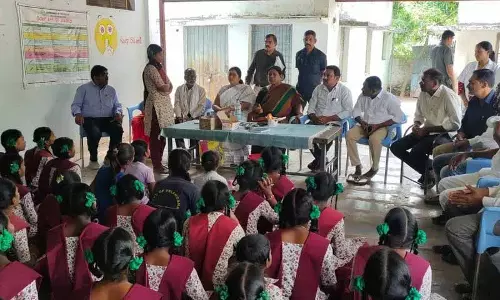 Asifabad: विधायक कोवा लक्ष्मी ने वानकीडी स्थित आश्रम स्कूल का दौरा किया