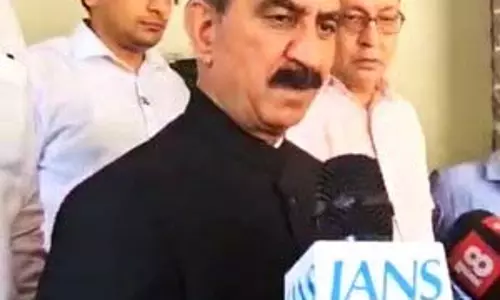 Himachal CM ने विभागों के प्रदर्शन की समीक्षा की