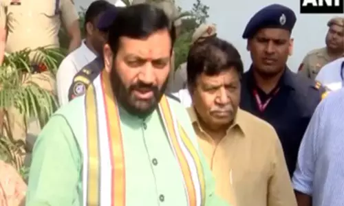 DAP की कोई कमी नहीं: हरियाणा के CM ने अधिकारियों के साथ बैठक के बाद किसानों को आश्वासन दिया DAP की कोई कमी नहीं: हरियाणा के CM ने अधिकारियों के साथ बैठक के बाद किसानों को आश्वासन दिया