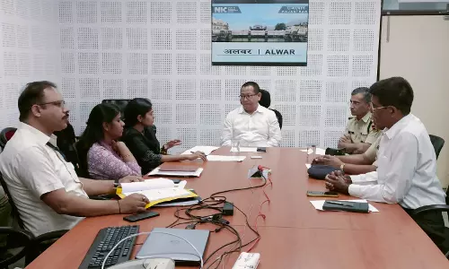 Alwar: ईवीएम मशीनों का द्वितीय रेंडमाइजेशन हुआ आयोजित सामान्य पर्यवेक्षक ने रामगढ उप चुनाव Alwar: ईवीएम मशीनों का द्वितीय रेंडमाइजेशन हुआ आयोजित सामान्य पर्यवेक्षक ने रामगढ उप चुनाव