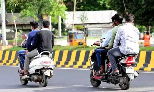 side driving और बिना हेलमेट वाहन चलाने  के खिलाफ विशेष अभियान शुरू