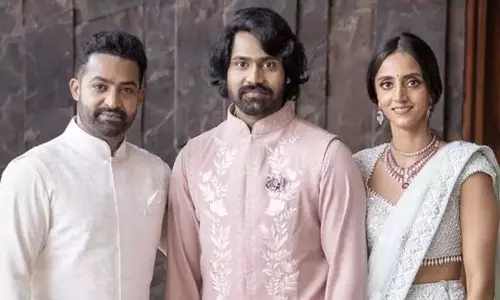 Jr NTR अपने साले की सगाई में शामिल हुए Jr NTR अपने साले की सगाई में शामिल हुए