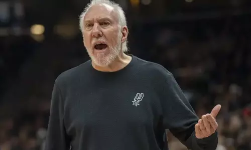 Spurs coach ग्रेग पोपोविच अज्ञात बीमारी के कारण अनिश्चित काल के लिए मैदान से बाहर Spurs coach ग्रेग पोपोविच अज्ञात बीमारी के कारण अनिश्चित काल के लिए मैदान से बाहर