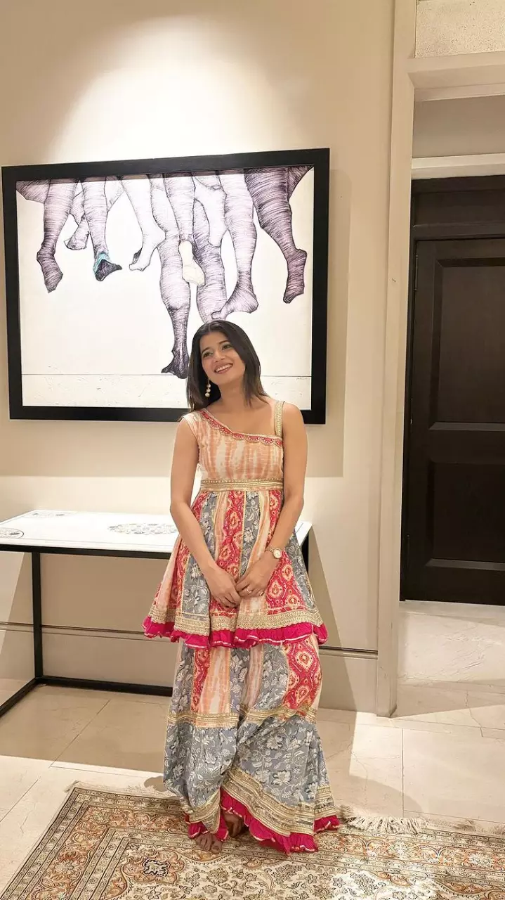 समृद्धि शुक्ला का सिजलिंग लुक दिखा