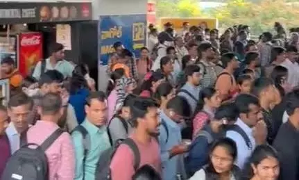 Hyderabad मेट्रो लाइनों पर बिजली की गड़बड़ी के कारण अफरा-तफरी मची