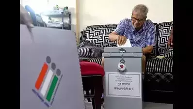 Home voting: दूसरे दिन 712 मतदाताओं ने डाले वोट