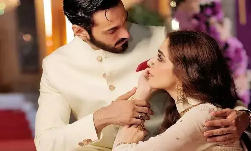 Maya Ali ने वहाज के साथ केमिस्ट्री पर सवाल उठाने वाले ट्रोल्स को आड़े हाथों लिया